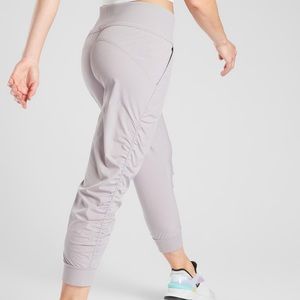Athleta Attitude Crop Pant Lilac Stone Women’s 16